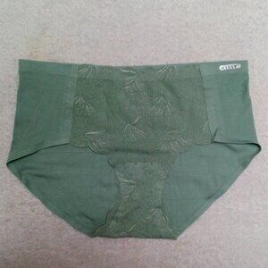 NWOT Kissy Comfortably Soft Panties